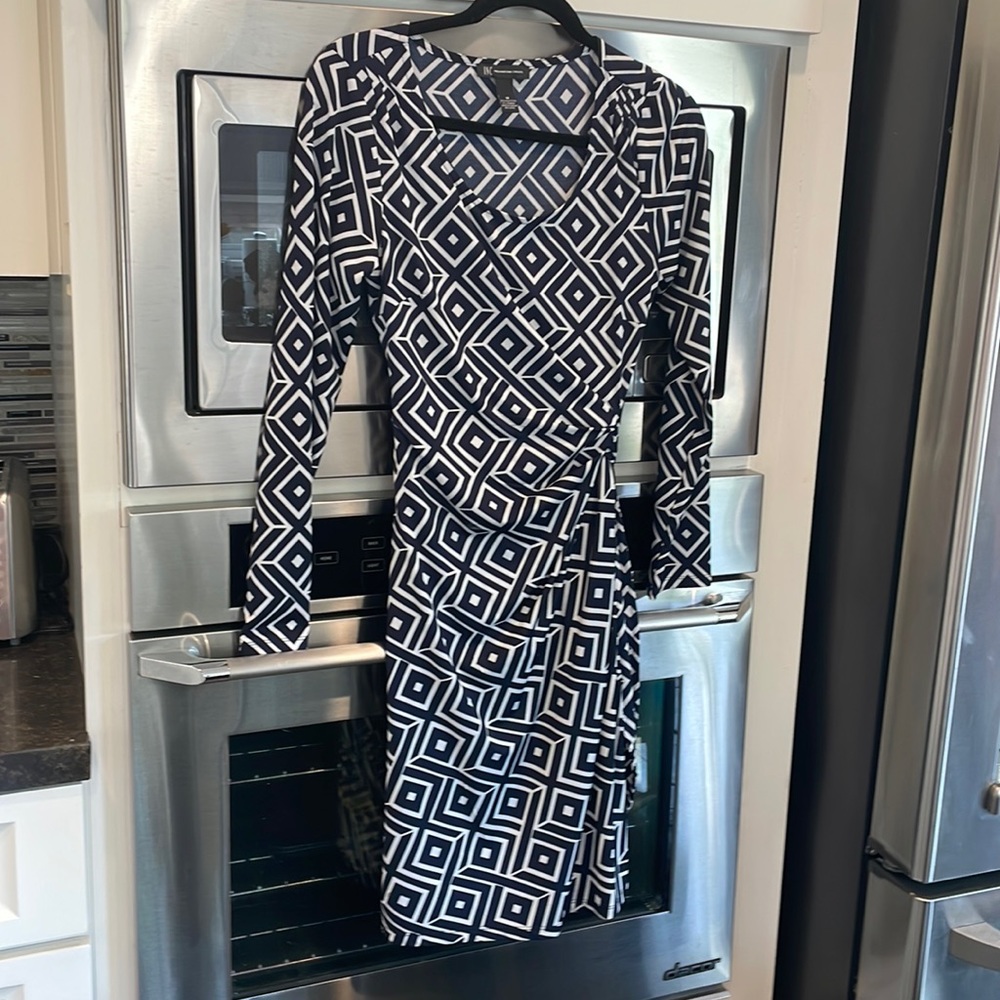 INC Navy and white wrap ruched easy-to-wear dress!  Love the geometric pattern!